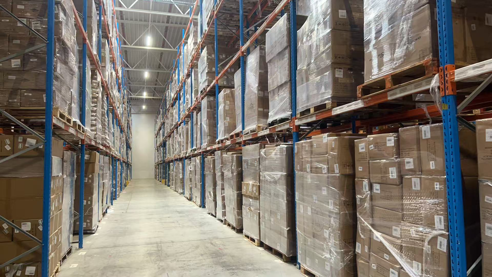 10m High Shelving System